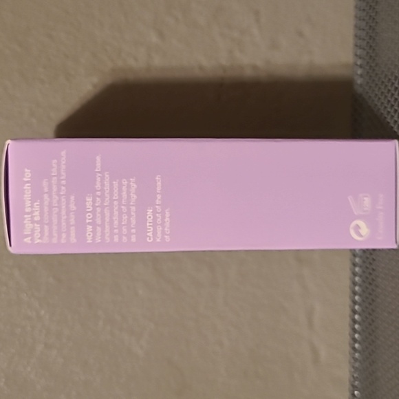 JOAH crystal glow tinted luminizer stick .38 oz/11 g NIB Shade TW010 light tan - Picture 5 of 10